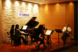 J9九游会新办公室音乐厅举办室内小型音乐会 