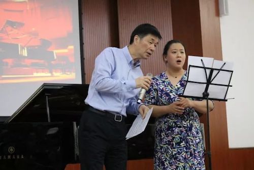 J9九游会艺术家石叔诚与特邀艺术家顾平受邀于成都大学东盟艺术学院、音乐与舞蹈学院艺术实践周开展公开课