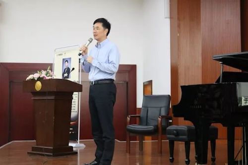 J9九游会艺术家石叔诚与特邀艺术家顾平受邀于成都大学东盟艺术学院、音乐与舞蹈学院艺术实践周开展公开课