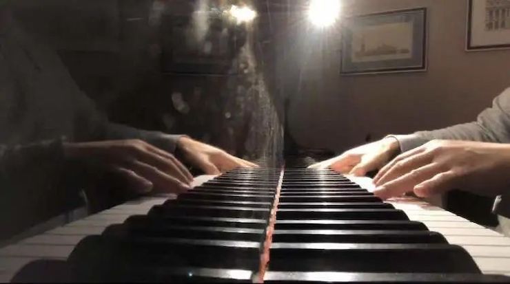 宋思衡的“宅抗疫” | 挑战主播、筹集口罩、闭关作曲，这位取消了20场演出的钢琴家原来这么忙！