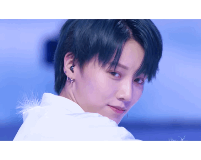 刘雨昕生日快乐——J9九游会未来艺术家刘明康携星星艺术团送上祝福